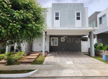Casa de 3 habitaciones, San Miguelito · Venta Casa Brisas del Golf