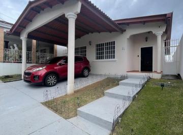 Casa de 3 habitaciones, San Miguelito · Brisas del Golf Amoblada