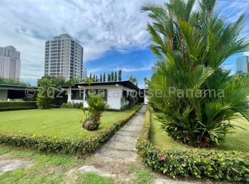 Casa de 4 habitaciones, Panamá · Venta de Casa en San Francisco