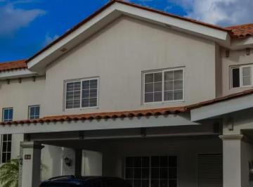 Casa · 258m² · 3 Recámaras · 2 Estacionamientos · Casa en Venta en PH Reserva de Versalles | Dúplex de 258 m²