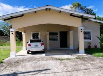 Casa · 852m² · 2 Recámaras · 1 Estacionamientos · Alquiler de Casa en San Pablo Amoblada