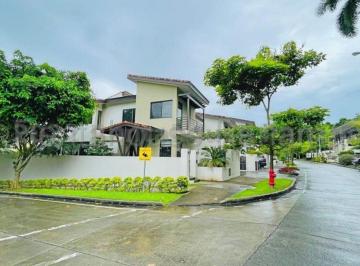 Casa de 3 habitaciones, Panamá · Casa de 304 m² en Alquiler en Panamá Jack Hs