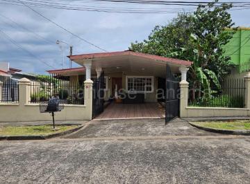 Casa de 3 habitaciones, Panamá · Venta de Casa en Betania