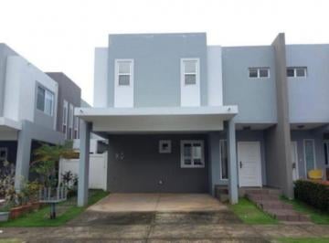 Casa de 3 habitaciones, San Miguelito · Vendo Casa en Brisas del Golf P. H Augusta Amoblada o Sin Muebles