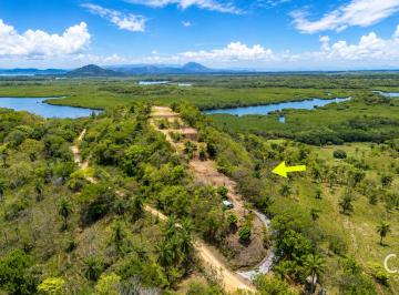 Terreno / Lote , San Lorenzo · Propiedad de Desarrollo de 12 Parcelas con Casa de 2 Habitaciones en Venta en Boca Chica, Chiriquí