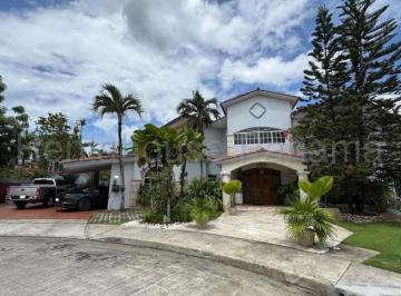 Casa de 4 habitaciones, Panamá · Venta de Casa en Costa del Este