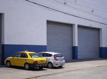 Bodega-Galpón-Depósito · 3800m² · 5 Estacionamientos · Colon, Francefield Galera 3,800 m² en Venta