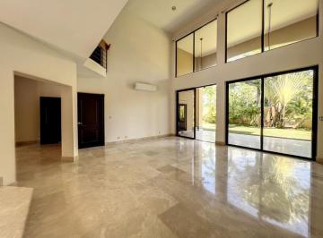 Casa de 4 habitaciones, Panamá · Exclusiva Casa Medicci en PH Antigua: Doble Altura y Amplios Espacios Únicos en El Mercado