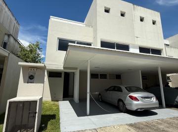 Casa · 284m² · 3 Recámaras · 2 Estacionamientos · Vendo Hermosa Casa en Costa Sur