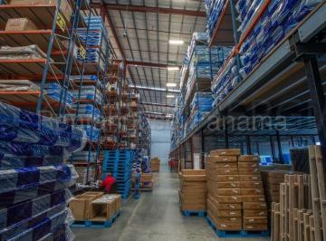 Bodega-Galpón-Depósito , Panamá · Bodega en La Loceria en Venta