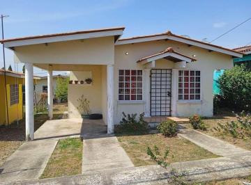 Casa de 2 habitaciones, Atalaya · Casa en Venta - Atalaya