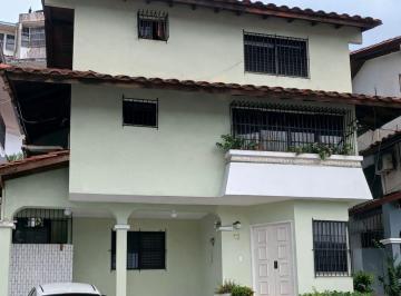 Casa · 324m² · 5 Recámaras · 2 Estacionamientos · Venta de Casa 324 m² en Hato Pintado, La Loma - Ubicación Privilegiada