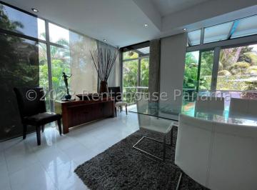 Casa de 4 habitaciones, Panamá · Amplia Casa en Venta en Albrook