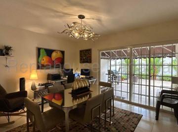 Casa de 3 habitaciones, Panamá · Venta de Casa en Versalles 26*6765 Mfk