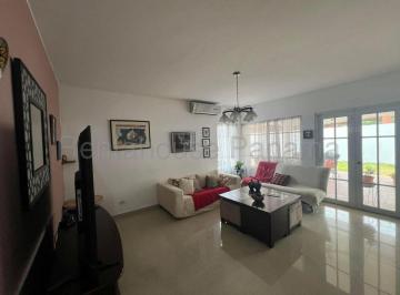 Casa de 4 habitaciones, Panamá · Venta Casa Costa del Este
