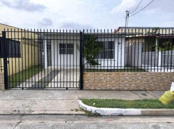 Casa · 140m² · 3 Recámaras · 1 Estacionamientos · Alquilo Casa Arraijan Urbanizacion Brisas de Arraijan