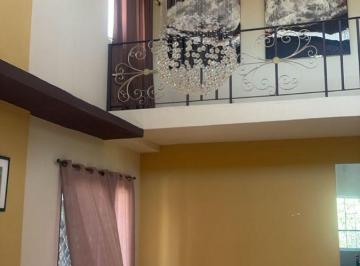 Casa de 6 habitaciones, Chame · Spacious Home With Pool – Great Opportunity in Coronado