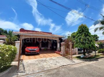 Casa de 4 habitaciones, Panamá · Venta de Casa Campo Limberg