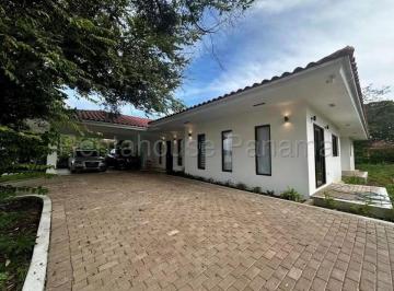 Casa de 3 habitaciones, Chame · Venta Espectacular Casa a Estrenar en Punta Chame