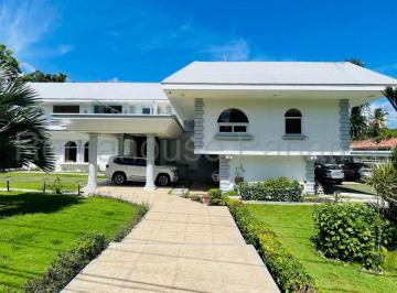 Casa de 4 habitaciones, Panamá · Casa en Venta en Altos del Golf