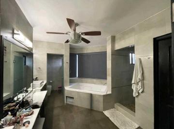 Casa · 450m² · 4 Recámaras · 4 Estacionamientos · Venta de Casa en Costa del Este