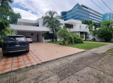 Casa · 650m² · 3 Recámaras · 8 Estacionamientos · Alquiler de Casa Residencial o Comercial en Obarrio