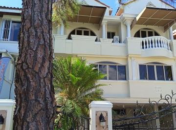 Casa · 400m² · 3 Recámaras · Obarrio - Alquiler de Casa Duplex