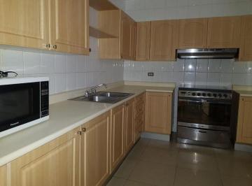 Apartamento de 3 habitaciones, Panamá · Apartamento de 3 Recamaras en Obarrio y 3 Estacionamientos