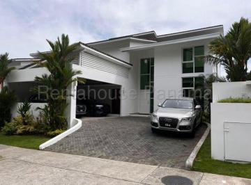 Casa de 3 habitaciones, Panamá · Alquiler de Casa en Altos de Panamá