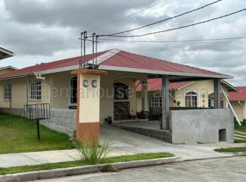Casa de 3 habitaciones, Arraiján · Venta de Casa en Vista Alegre