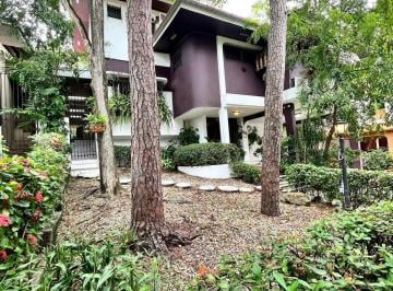 Casa · 366m² · 5 Recámaras · 4 Estacionamientos · Se Vende Casa en Hato Pintado - La Loma