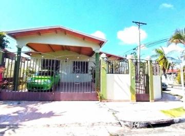 Casa de 3 habitaciones, San Miguelito · Vendo Casa de 379 m² en Brisas del Golf 26 - 6560