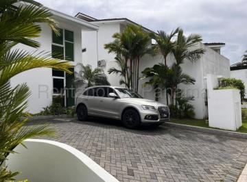 Casa de 3 habitaciones, Panamá · Alquiler de Casa en Altos de Panamá Casa Horizonte