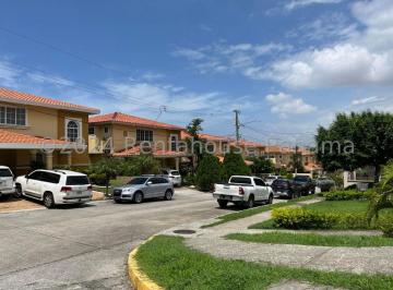 Casa de 3 habitaciones, Panamá · Venta de Casa en Villa Lucre
