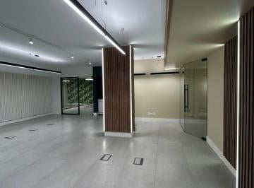 Local comercial · 120m² · 2 Estacionamientos · Alquilo o Vendo Local Marbella