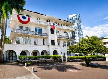 Edificio , Panamá · Venta de Edificio en Bella Vista, 2,830 m² de Terreno y 4,000 m² de Construcción