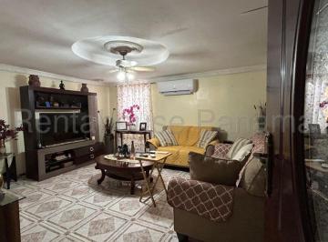 Casa de 3 habitaciones, Panamá · Amplia Casa en Venta en Pedregal