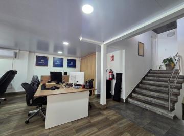 Oficina comercial · 331m² · 5 Recámaras · 2 Estacionamientos · Venta de Casa Comercial Hato Pintado - D. D