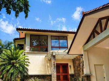 Casa · 550m² · 3 Recámaras · 3 Estacionamientos · Camino de Cruces Lujo 710 m² L/b a $1.2 m