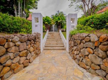 Casa de 4 habitaciones, San Carlos · Villa con Vista Al Mar en Venta en Punta Barco Resort