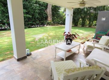 Casa de 4 habitaciones, Panamá · Clayton, Venta de Casa Unifamiliar Remodelada con Amplia Terraza y Jardín