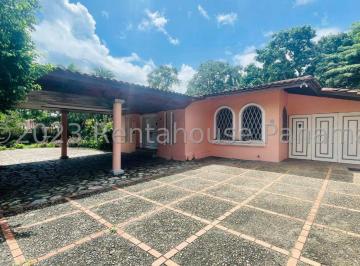 Casa de 5 habitaciones, Panamá · Venta de Casa en Altos de Golf