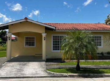 Casa · 450m² · 2 Recámaras · 1 Estacionamientos · Alquiler de Casa Boqueron 2r