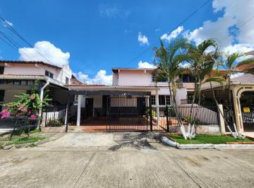 Apartamento de 4 habitaciones, Panamá · Venta de Casa en Venta en Altos de Panamá – Ubicación Estratégica y Entorno Tranquilo