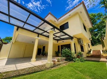 Casa · 317m² · 3 Recámaras · 2 Estacionamientos · Venta de Casa en Ancon por Debajo de Venta Rápida G. S