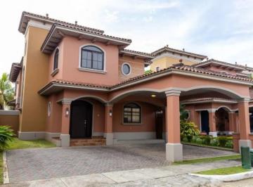 Casa · 345m² · 4 Recámaras · 3 Estacionamientos · Se Vende Casa en Residencial El Doral, Costa Sur