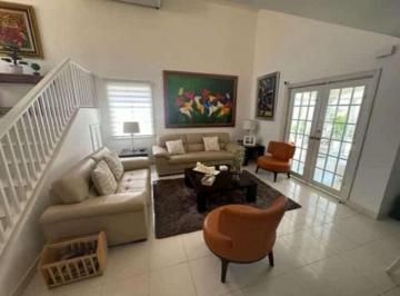 Casa de 3 habitaciones, Panamá · Venta Casa Altos de Panama