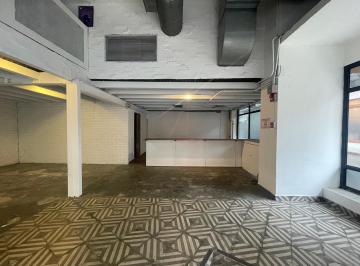 Local comercial · 240m² · 2 Estacionamientos · Alquilo Local Casco Viejo