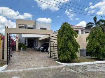 Casa · 398m² · 4 Recámaras · 5 Estacionamientos · Venta Casa en Altos de Panama Residencial