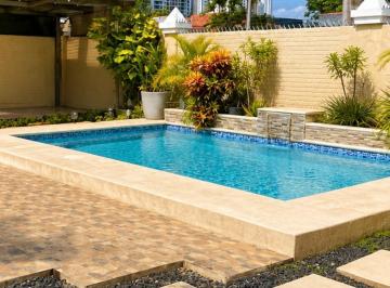 Casa · 400m² · 3 Recámaras · 4 Estacionamientos · Costa del Este Casa Autonoma C/piscina a Solo $4,500.